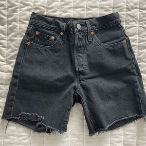 Levi’s 501 Mid Thigh Women’s Shorts